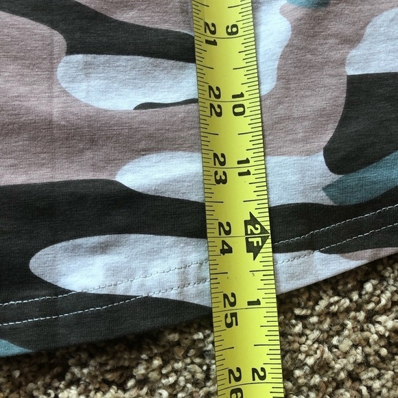 CAMO/ NWT/ slogan racer back Tee/ XS/ woman’s - Picture 3 of 9